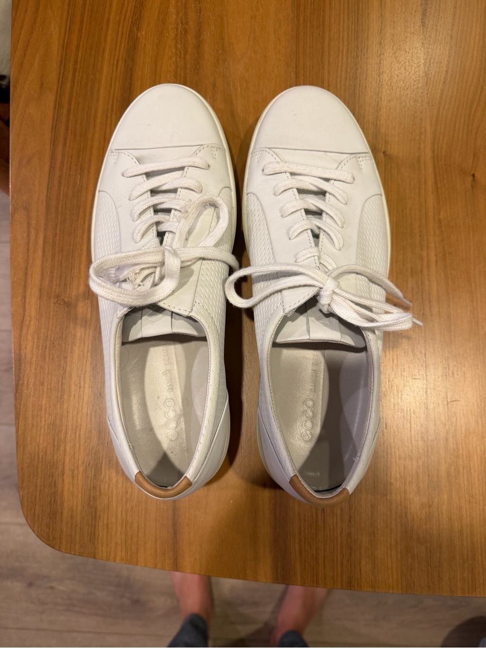 Ecco Men's White Leather Lace-Up Sneakers with Tan Heel Tab